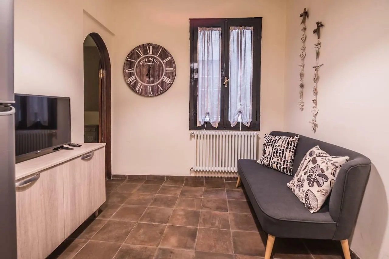 Apartman Spacious Apt With Terrace 200 Meters From Duomo